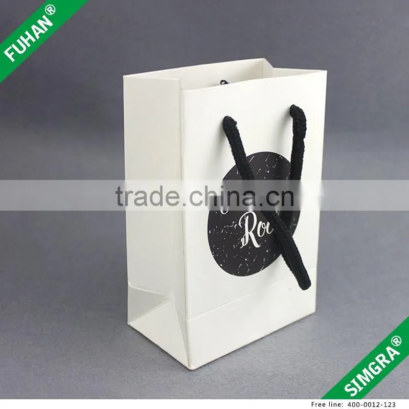 Custom Multicolor Printed Packaging Paper Bag for Clothing