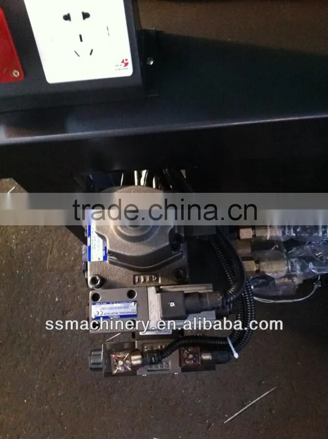 Small 50T injection moulding machine