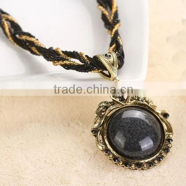 Bohemian Style Vintage Heart Design Round Stone Necklace