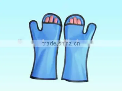 Intervenient radiation protective lead gloves