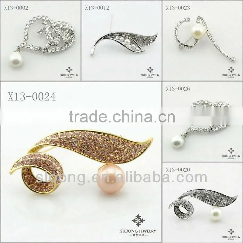2013 Wholesale Brooch with Crystal and Pearl Rhinestones