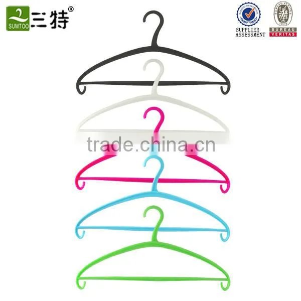 plastic dolls clothes hangers