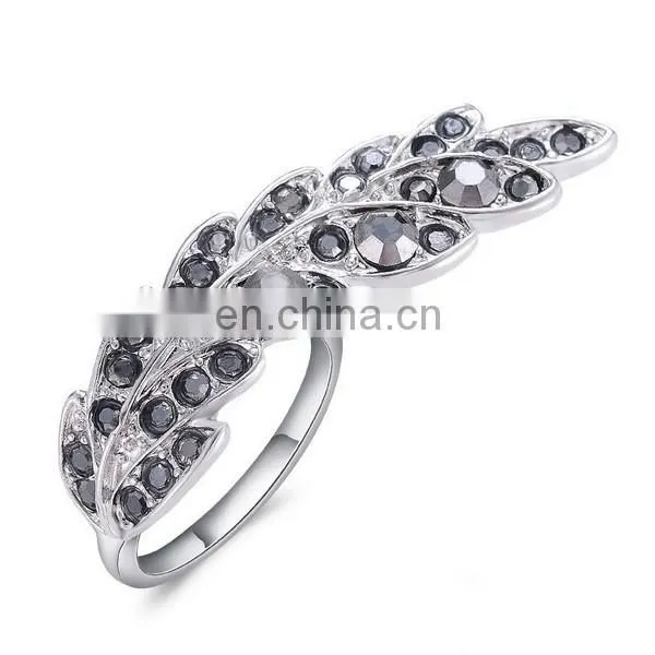 Fashion Design Gold Plated Leaf Knuckle Ring Paved Diamond Statement Ring