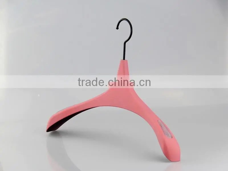 black popular rubber hanger with anti-slip rubber for coats