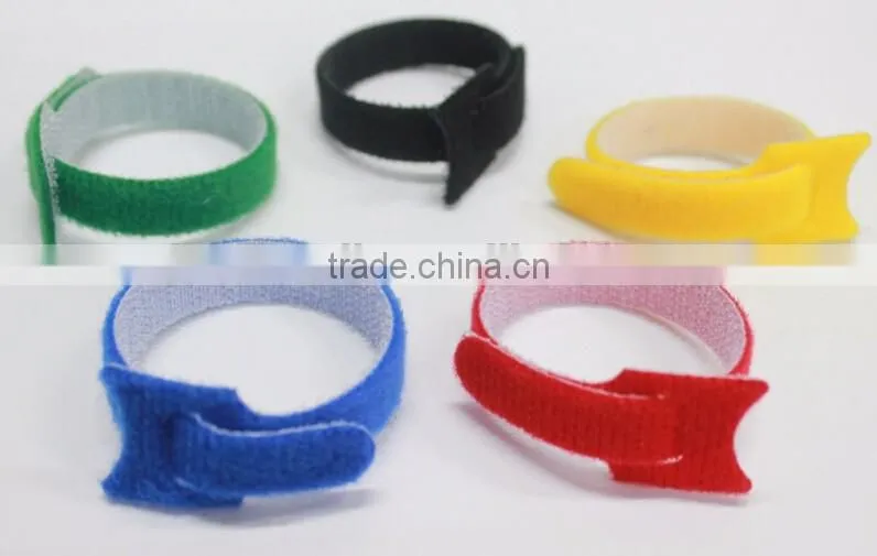Double side adjustable back to back hook and loop cable tie