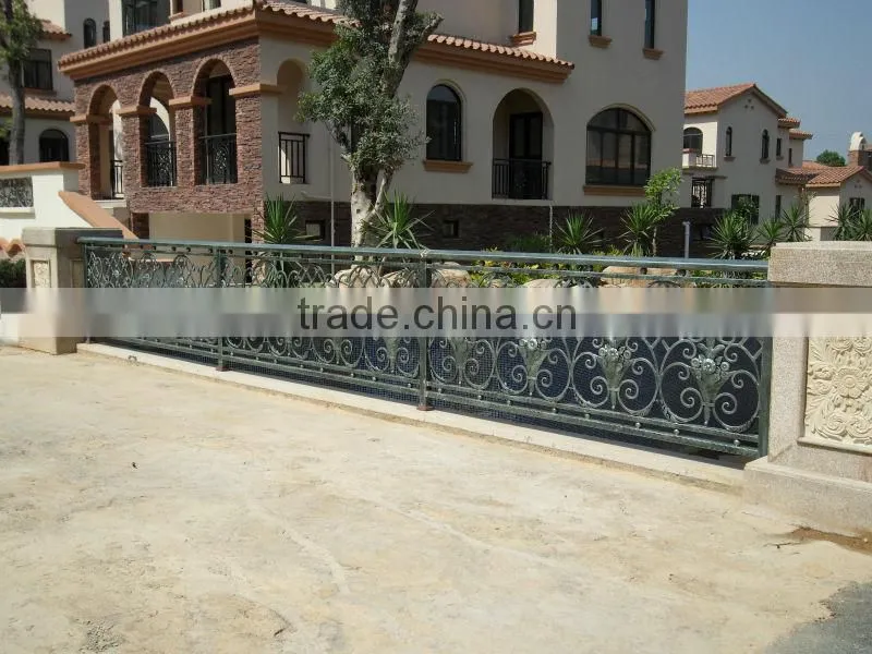 2015 Top-selling classical cast iron fencing for house