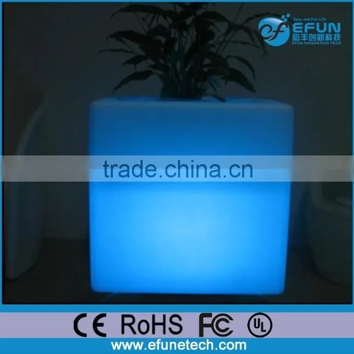 outdoor/indoor led decorating plastic planter planter flower pots,led cube flower pot