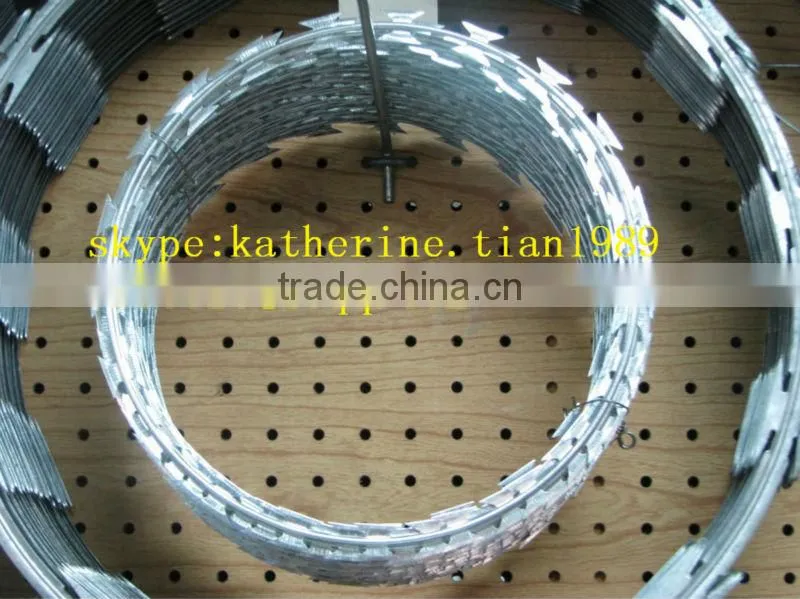 CBT 65 razor wire factory hot dipped galvanzied razor wire fencing military concertina wire