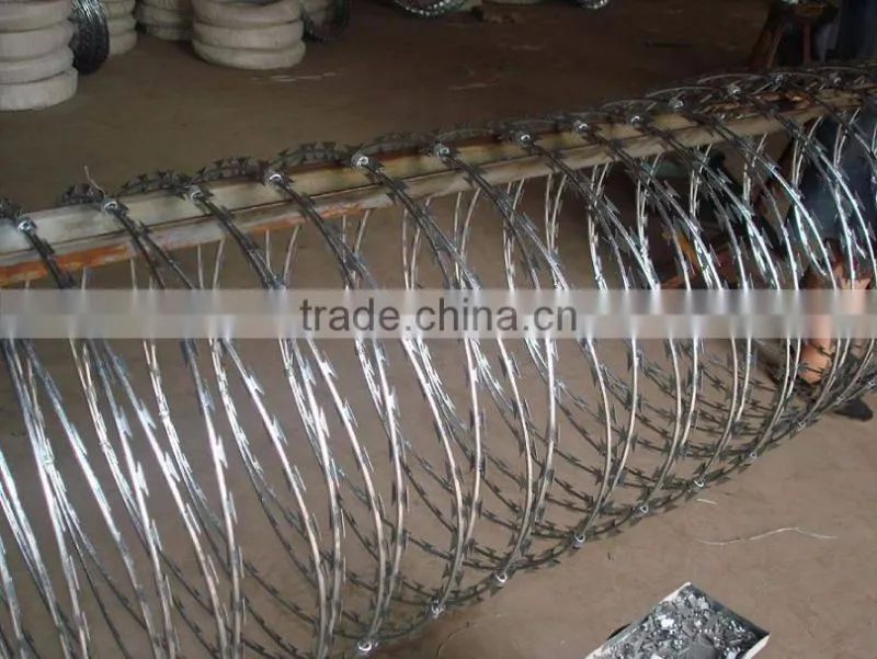 razor wire packing grass boundary galvanized barbed wire galvanize razor blade barbed wire