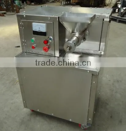 Ice cream hollow tube expanding machine
