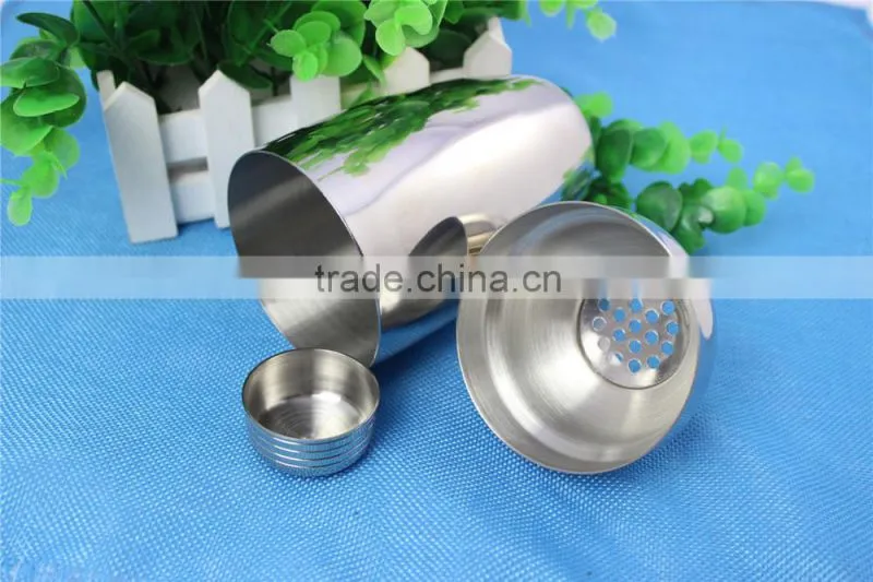 Stainless steel cocktail shaker