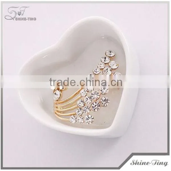 Korean Fashion Diamond Rhinestone Brooch Brooches with Flowers130905-02