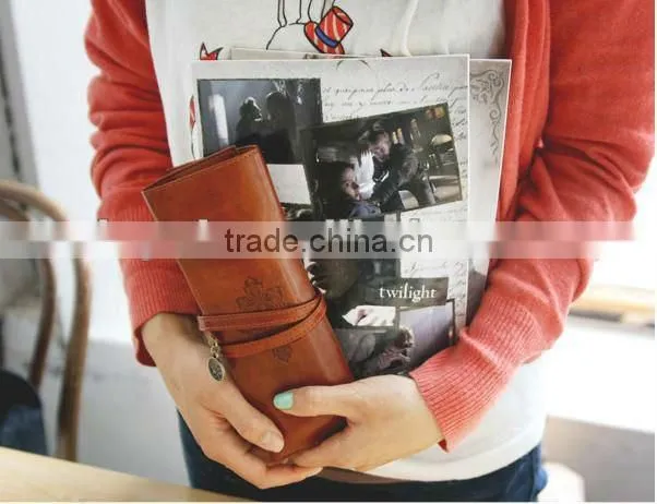 Korea style high-capacity handmade PU leather cosmetic fashion rolling bag