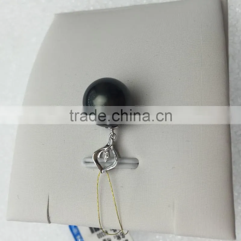White Gold Necklace Black Tahitian Pearl Pendant