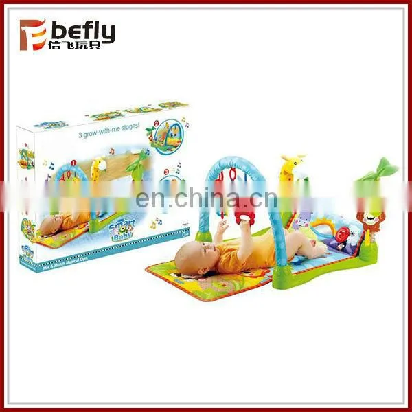 Funny baby crawl mat with hanging toy