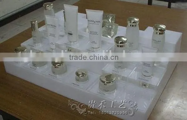 Fashion factory direct price floor acrylic makeup display stand