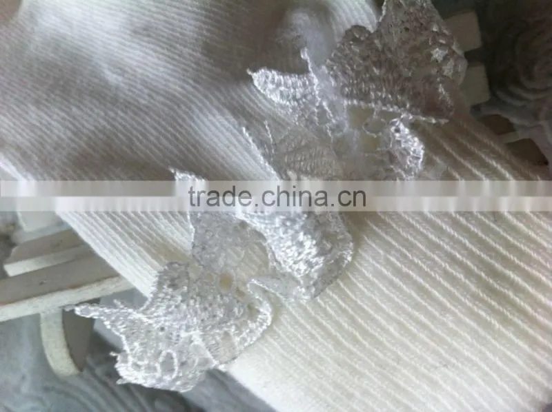 2015 good quality classic white lace design baby socks