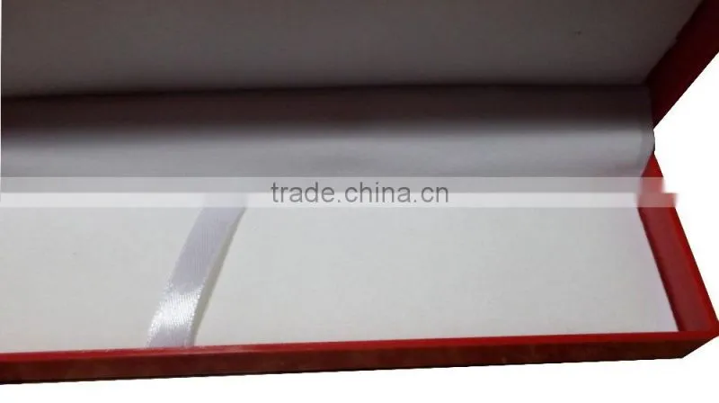 Good design for red plastic pen packaging box for selling