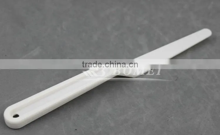 plastic palette knife