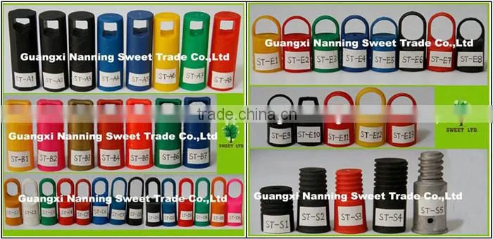 Wholesale broom handle with colorful plastic hook
