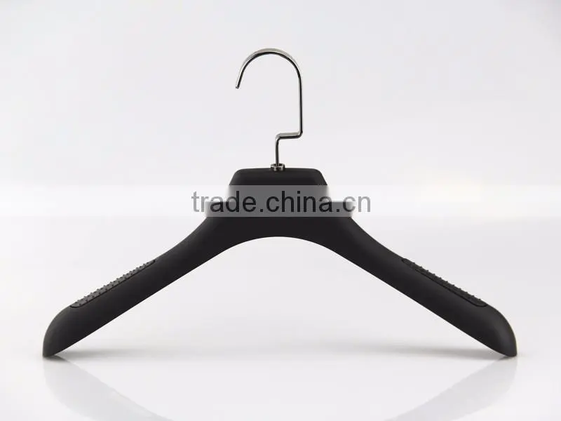 CY-630 customized rubber coat plastic hanger with brand logo for rubber pant hanger