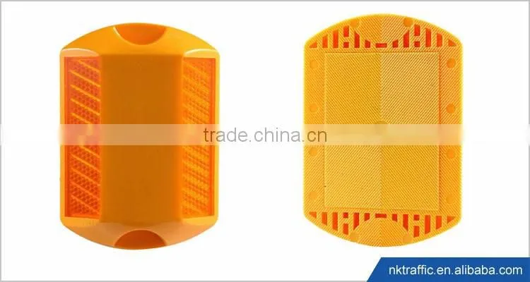 Road safety reflective plastic road stud