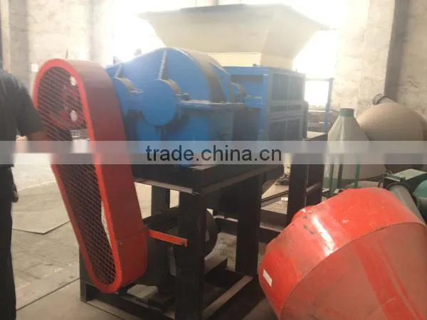 2014 Huahong acacia wood chips making machine prices