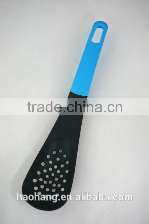 Factory directly sale silicone kitchenware with customzied colors