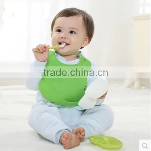 alibaba supplier hot waterproof FDA silicone baby bibs