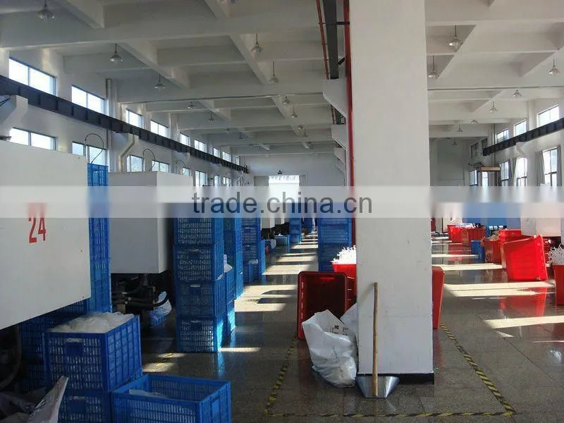 High quality 5 pcs plastic travel bottles set/fine mist sprayer