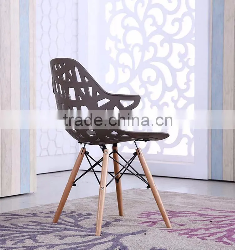 Villain Modeling Plastic Arm Chair Wooden Legs Modern Hollow Plastic Leisure Dinning Chair