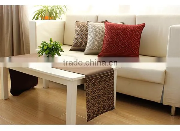China Machine Embroidery Chocolate Brown Table Runner