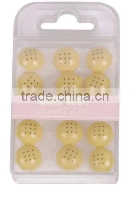 colored thumb tacks