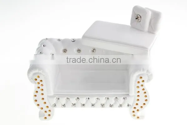 Polyresin Decorative Black Sofa-Shaped Jewelry Box