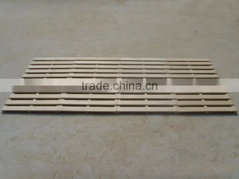 Wooden mat with wheels for your flower pot