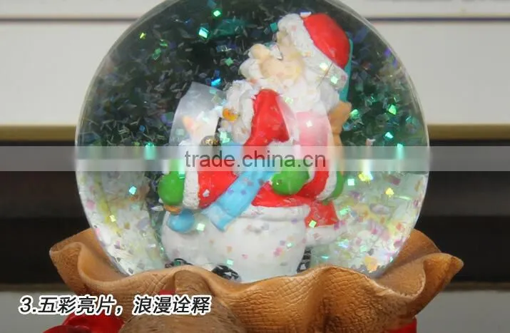 High Quality Resin Glass water globe Gifts water globe Christmas water globe
