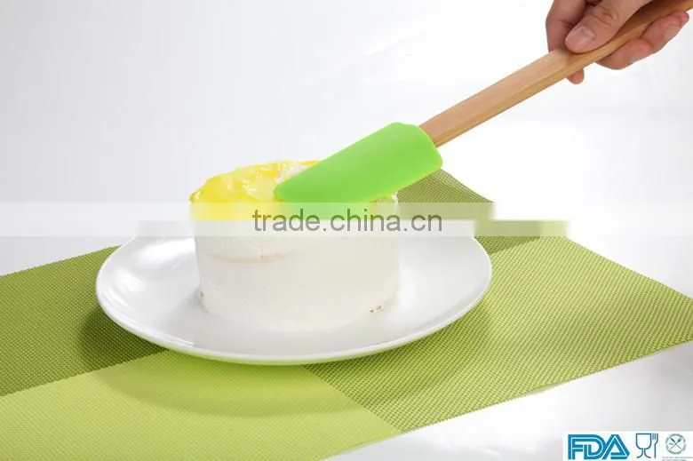 2015 neweast silicone spatula silicone cake & butter knife with wooden handle