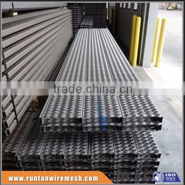 Hot dipped galvanized Diamond Safety perforated grip strut grating (Trade Assurance)