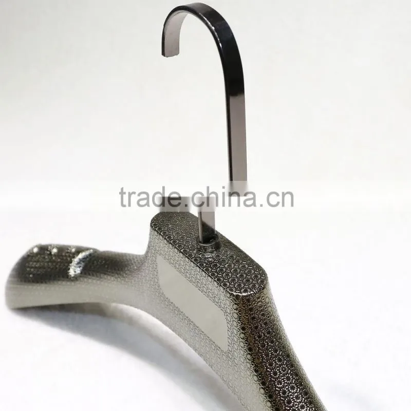 Factory supply fancy gold thick plastic bulk clothes hangers