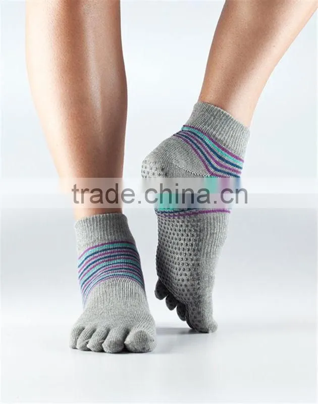 wholesale cotton five toe socks