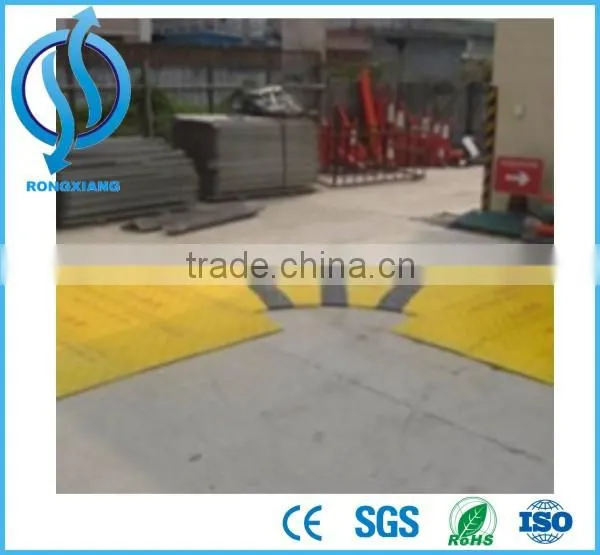 Plastic Trench Cover with Iron Barrier for Road Work