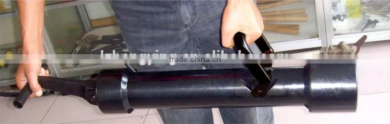 Battering door ram