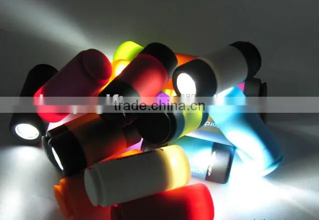2015 Hot Cheap Aluminium alloy customized rechargeable mini logo led flashlight