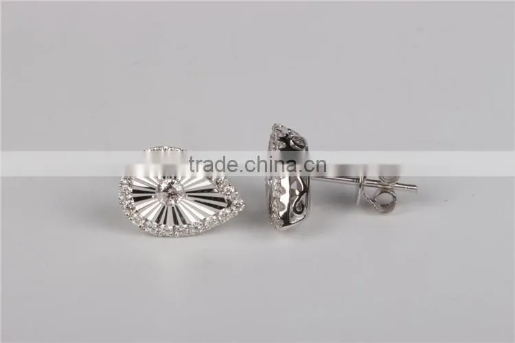 latest design diamond 18 K gold earrings