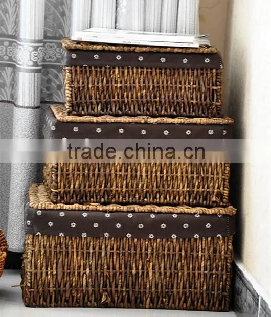 Eco-friendly home used hotel used sundries storage hand woven baskets of corn husk with cover