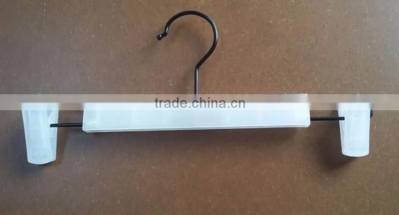 China Guangdong plastic pants hangers