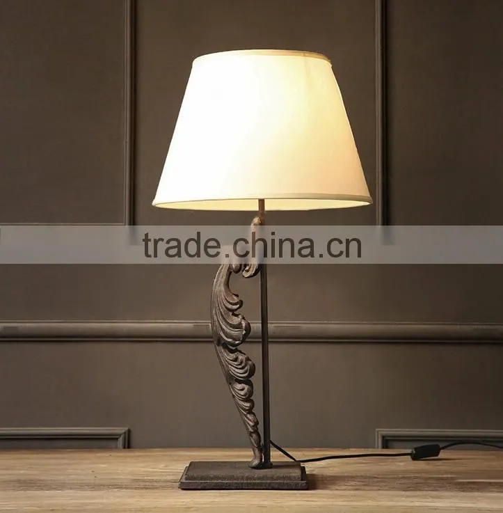Leaf shape design antique finish iron casting table lamp