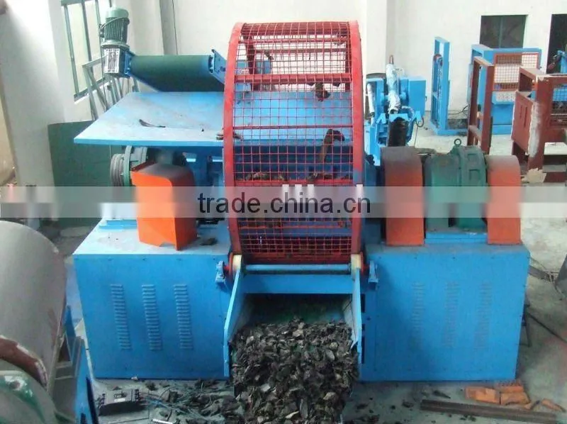 high quality scrape Waste tyre shredder into rubber powder(energy saving)/rubber powder making line