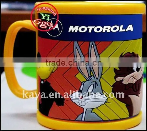 Directly supplier hot-selling plastic mug cup with soft pvc grip