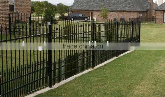 2015 Top-selling hand forged rod iron balcony fence